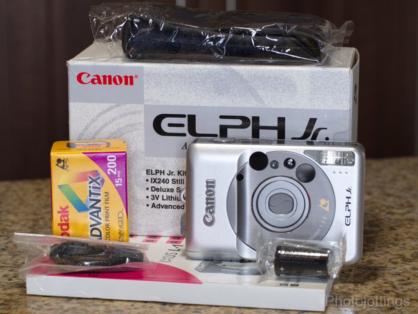 Canon ELPH Jr review, featuring the Advanced Photo System. Photo Jottings